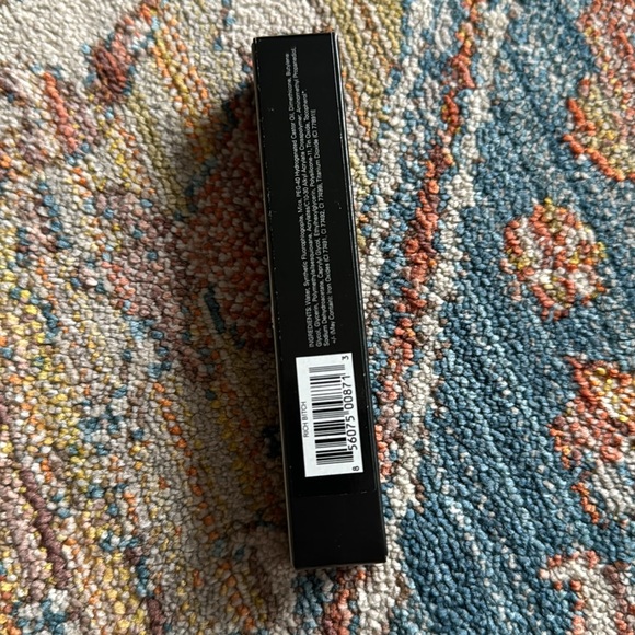 Artist Couture Stay Lit Liquid Eyeshadow in Rich B!tch - Picture 3 of 3